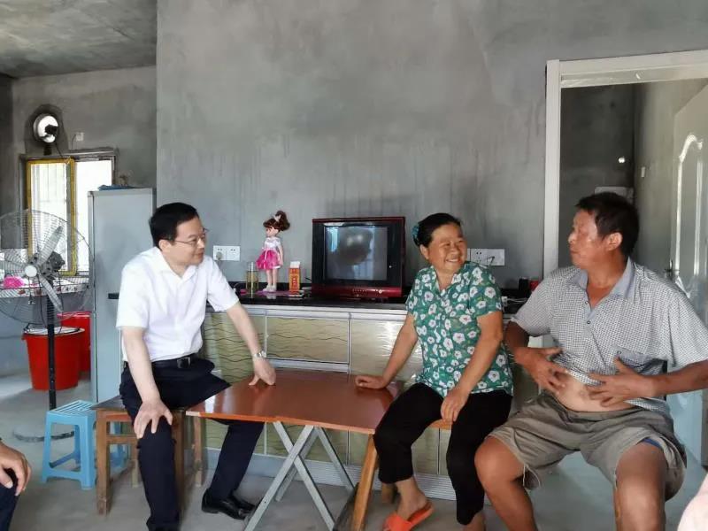 李中强调：认真学习贯彻习近平总书记考察安徽主要讲话精神 一鼓作气尽锐出战坚决争取脱贫攻坚周全胜利