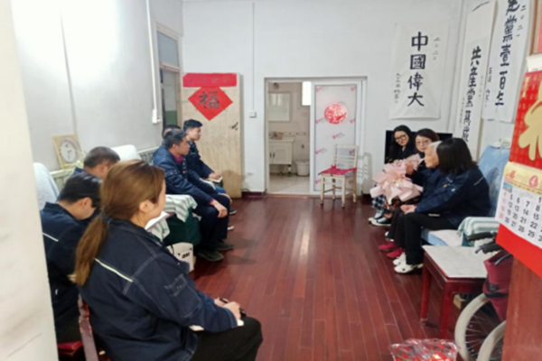 安徽路港“庆祝建党100周年”系列报道1：二分公司党支部开展“讲述奋斗历史，，，，回首入党初心”走访慰问老革命、老党员活动