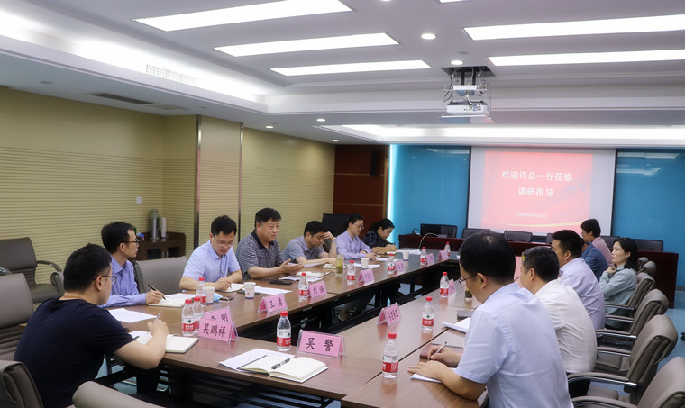 股份公司党委副书记、总司理许克顺一行赴安建财务公司调研指导