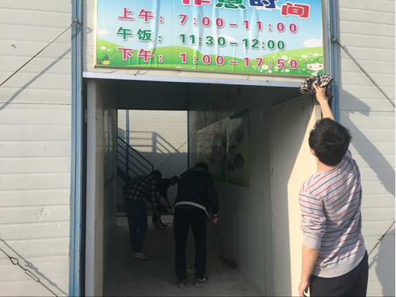 安徽二建生物岛一期项目团支部开展“争当项目雷锋”活动