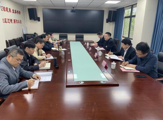 刘家静赴安徽一建开展调研