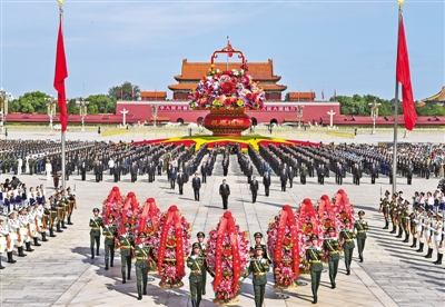 义士纪念日向人民英雄敬献花篮仪式在京盛大举行