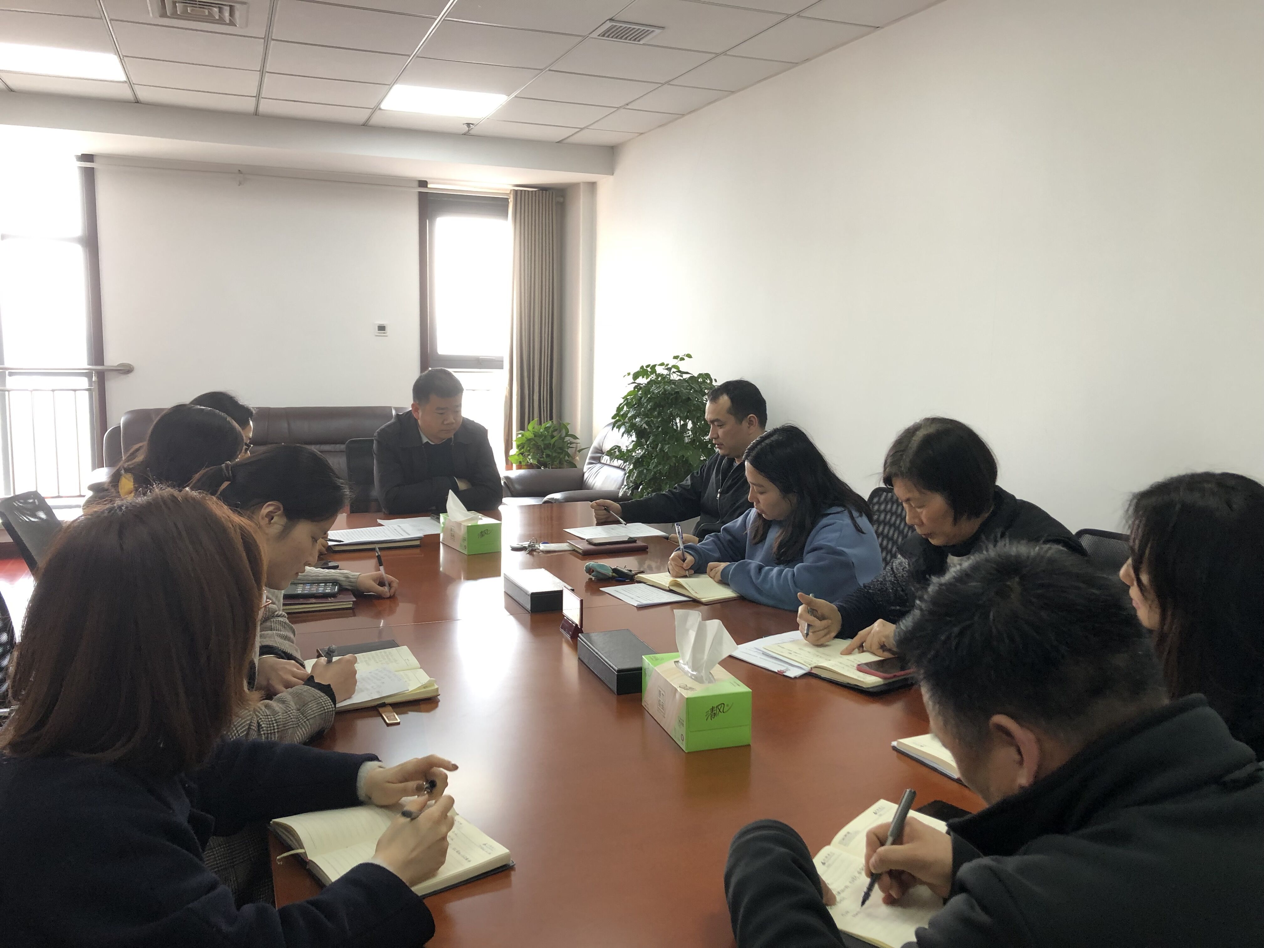先学一步早谋划  学深一步促行动