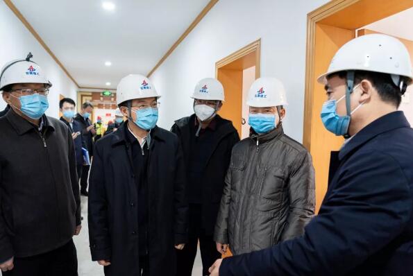 李中实地调研巢湖半汤抗疫医护职员疗养基地项目建设和疫情防护用品生产事情