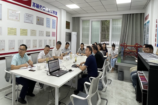 安徽路港公司党委副书记、总司理钱叶琳一行赴港航设计院调研指导