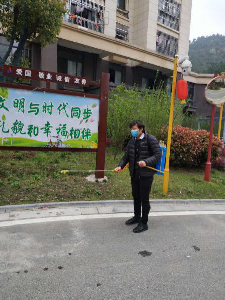 展新时代青年“锋”采：安建地产组织开展“学雷锋活动月”