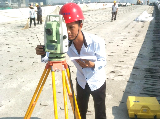 新时代的路港青年之五：我是建设一块砖，，，，那里需要那里搬
