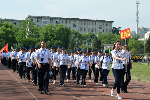 安徽365英国上市技师学院盛大举行2018年春季田径运动会