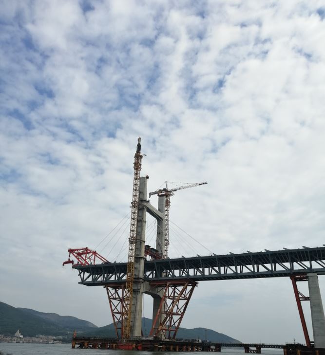 股份公司组织平潭海峡公铁两用大桥观摩