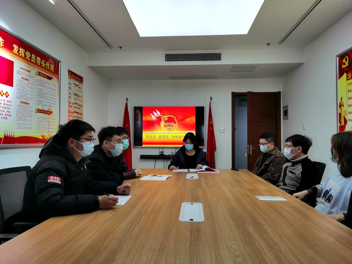 安建地产团委起劲开展“学雷锋”自愿服务月活动
