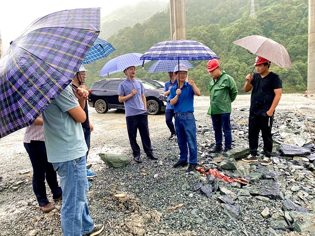 省交规院副总工程师杨善红赴路桥集团黄千高速02标项目开展桥梁工程专题讲座