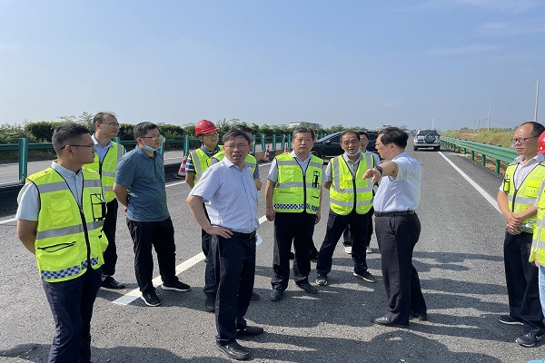 省交控集团董事、总司理钱东升一行赴安徽路港无岳高速05标项目调研指导