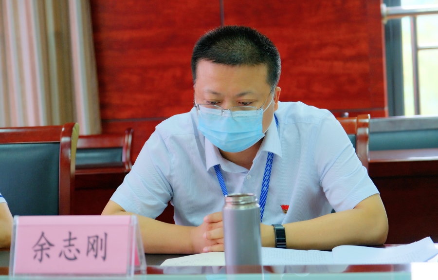 集团党史学习教育第三指导组到技师学院指导行政党支部专题组织生涯会