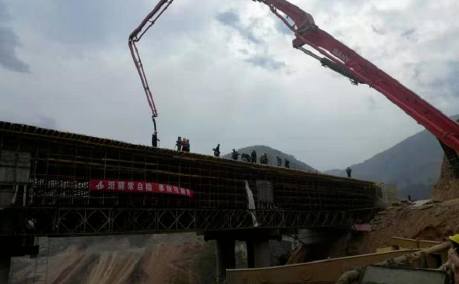 【就地过年 暖在心间】走进路桥集团四川白鹤滩甘葫路项目