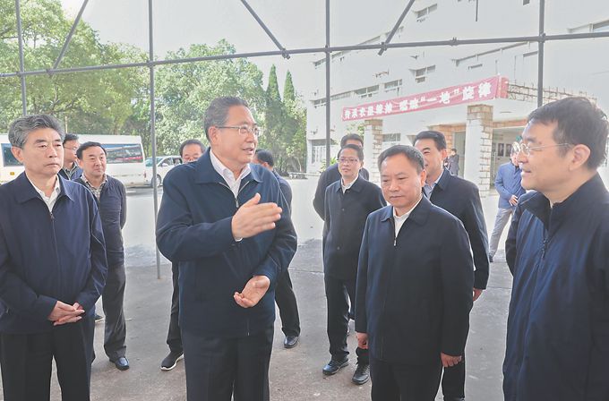 李锦斌在芜湖宣都会调研时强调 深入贯彻落实习近平总书记考察安徽主要讲话指示精神 谋划共建“一地六县”长三角生态优先绿色生长工业集中相助区