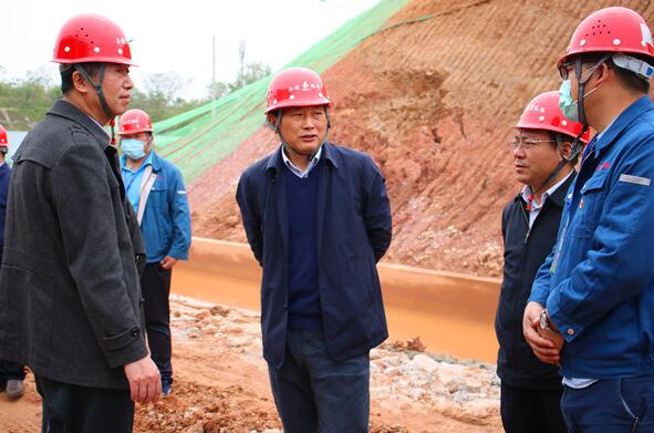 365英国上市控股党委副书记牛曙东赴皖南片区项目调研督导