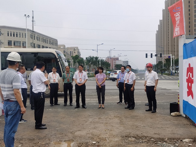 灵璧县人大常委会副主任李维军赴路桥集团灵璧县在建项目调研