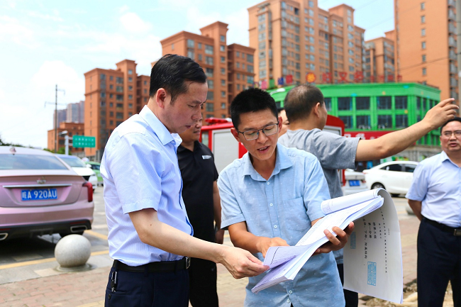 路桥集团党委书记、董事长盛明宏赴蜀山经开区山茶路、包公大道项目检查指导事情