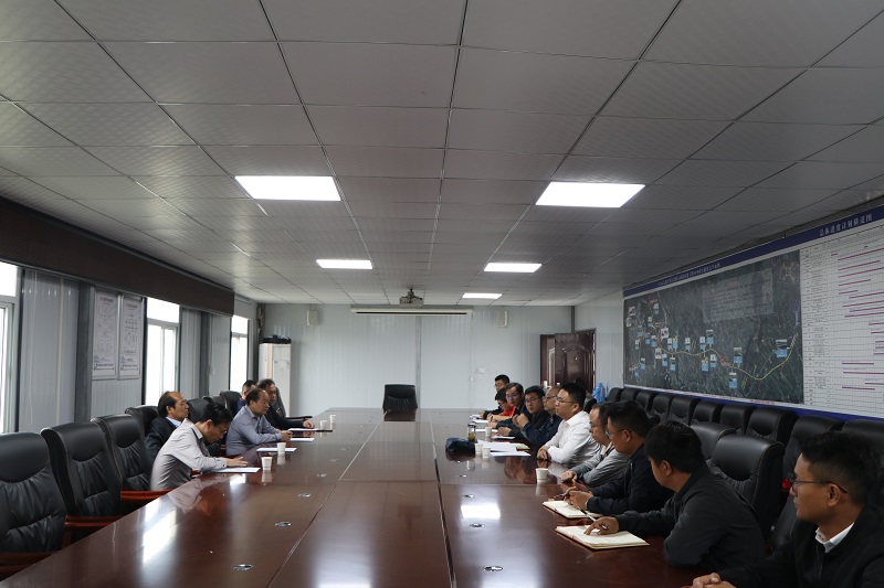 太湖县人大常委会党组书记、主任张达华一行赴安建投资太湖S246项目调研
