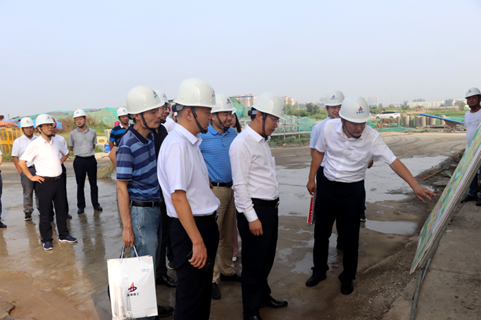 365英国上市控股副总司理李有贵一行赴安建地产固镇公司调研指导事情