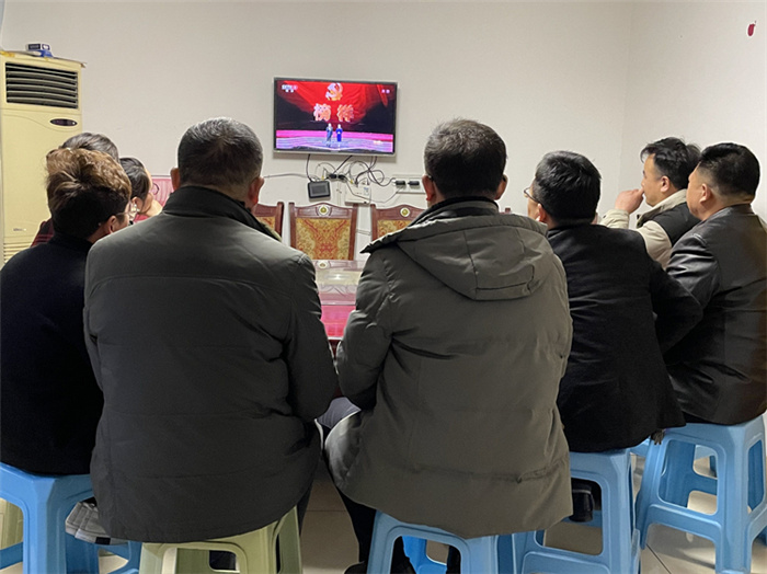 学模范 汲实力 安徽三建公司所属各单位、项目部纷纷组织党员干部职工收看《模范5》专题节目 