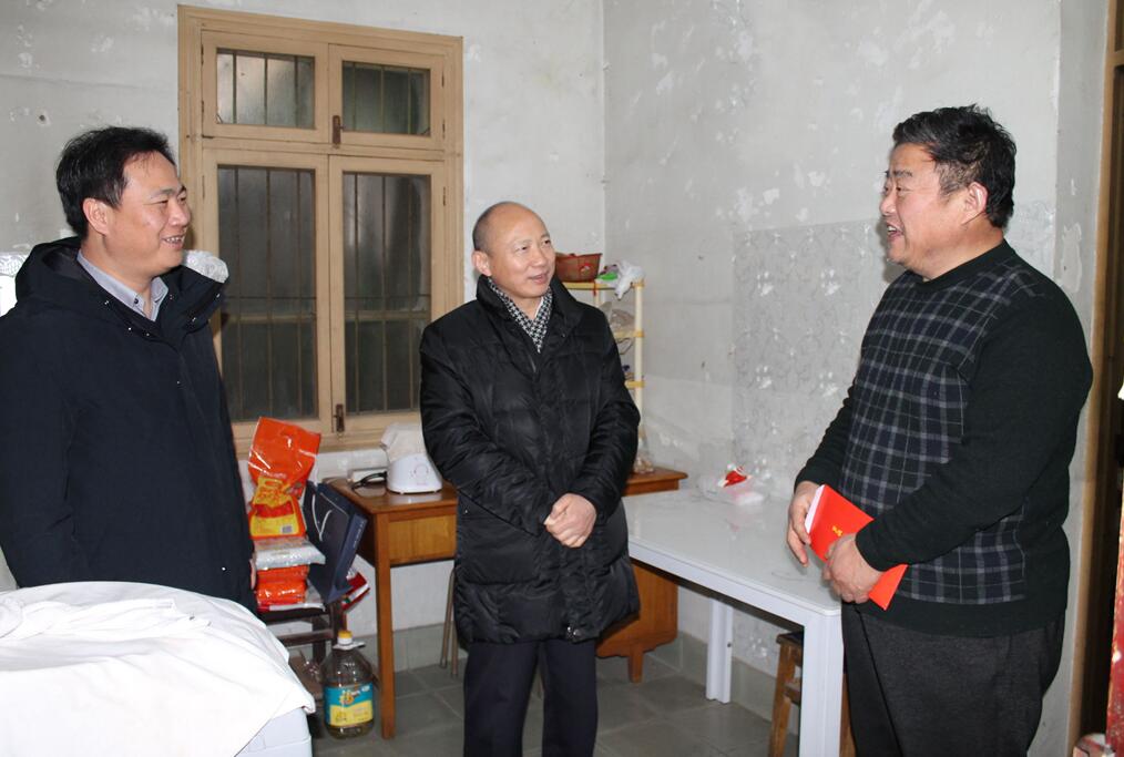 集团向导分赴下层送温暖