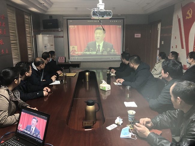 服务中心党总支组织寓目反腐警示教育片—《贪欲，，，，，引他们误入邪路》