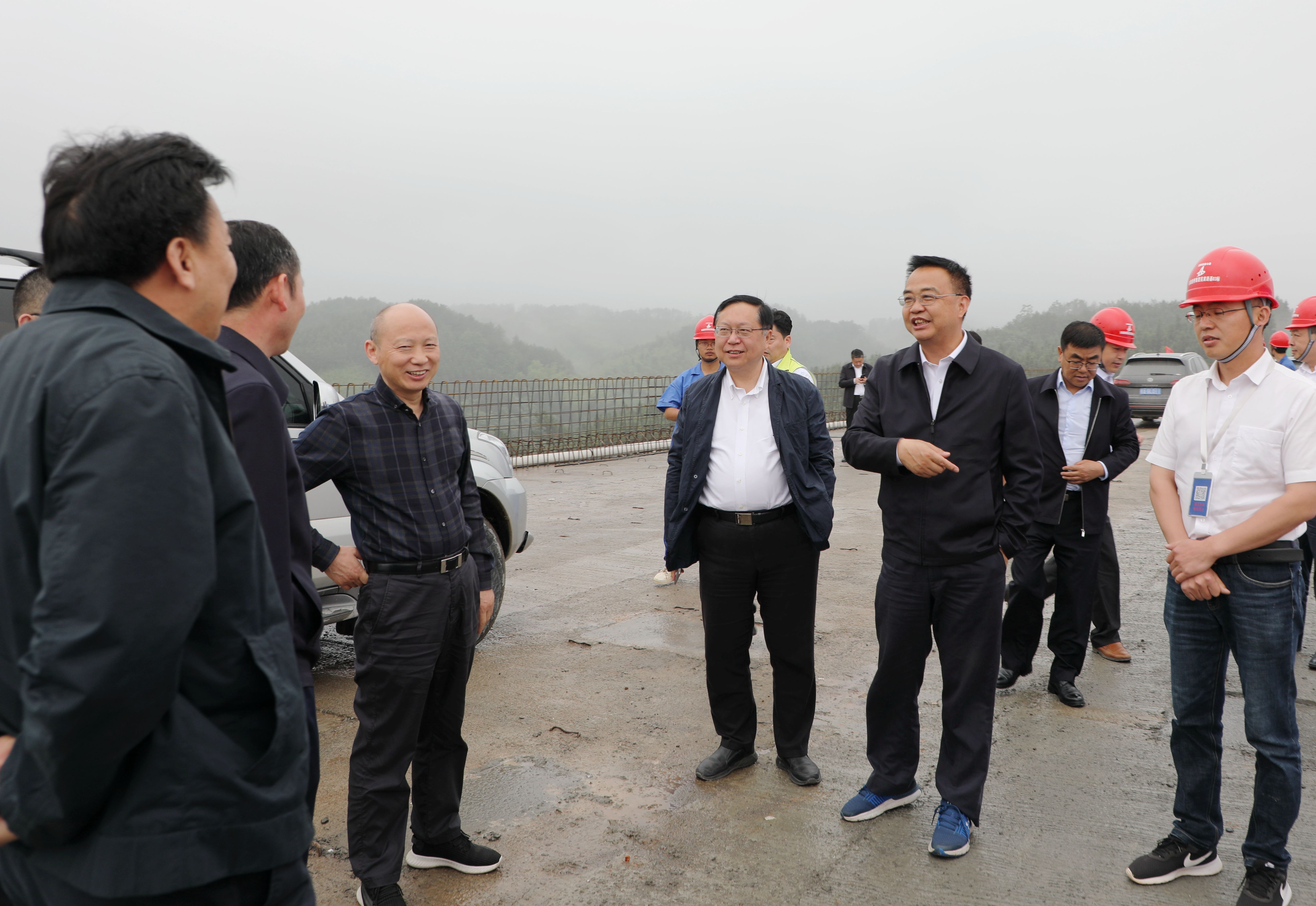 项小龙、赵时运赴芜黄高速项目调研