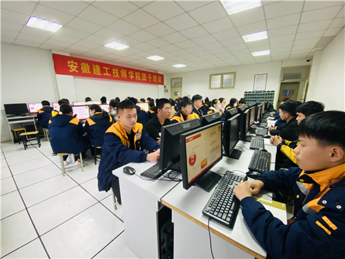  安徽365英国上市技师学院团委开展团干培训
