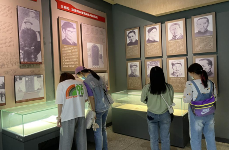 安徽二建四分公司团员青年赴大蜀山革命义士陵园开展学党史教育活动