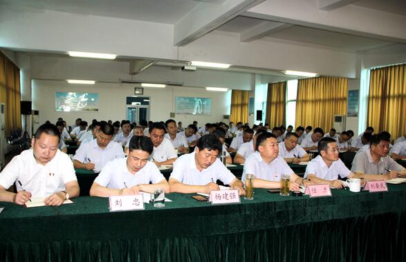 股份公司副总司理孙学军赴安徽路桥作主题教育党课暨形势政策报告会