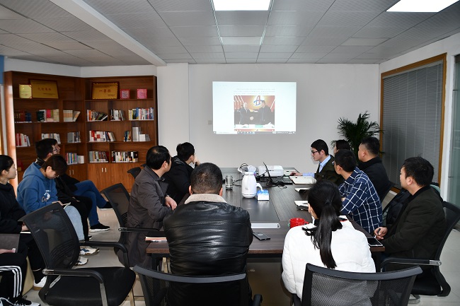 路桥集团周全转达学习贯彻集团2021年岁情聚会精神