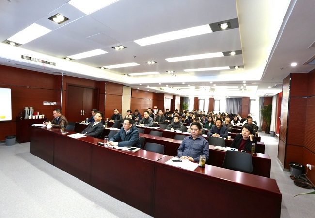路桥集团举行绩效审核治理制度解读培训