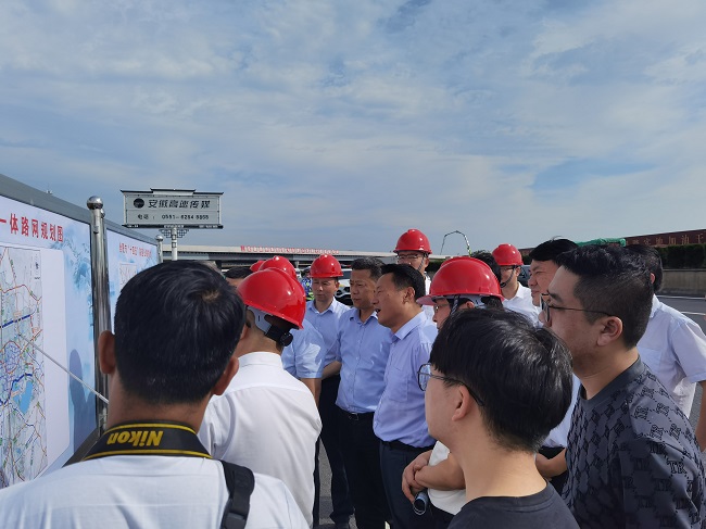 省委常委、合肥市委书记虞爱华到路桥集团明巢高速合肥段03标调研合肥大外围绕城高速重点项目