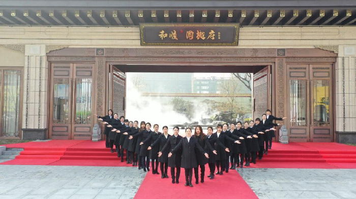 “最美巾帼”女职工合影创意拍评选效果揭晓 