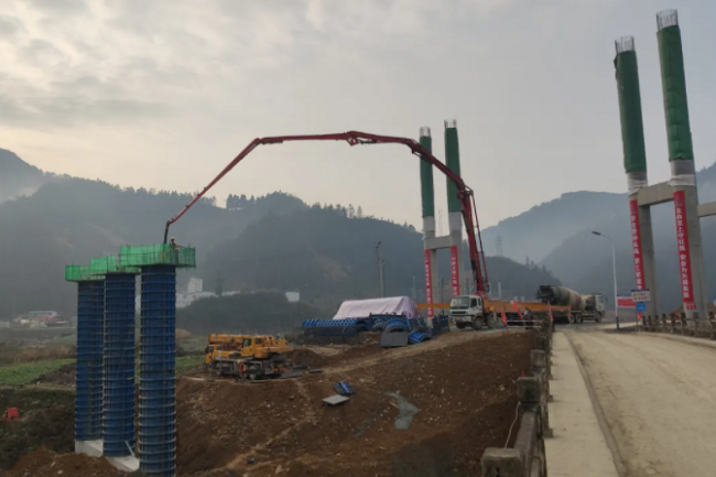 【就地过年 暖在心间】走进路桥集团黄千高速02标项目
