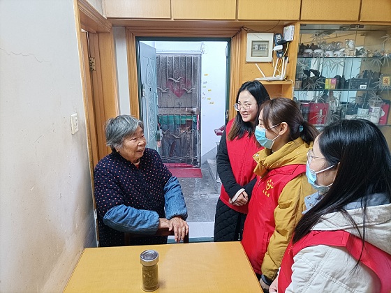 安徽一建团委开展关爱退休老职工活动