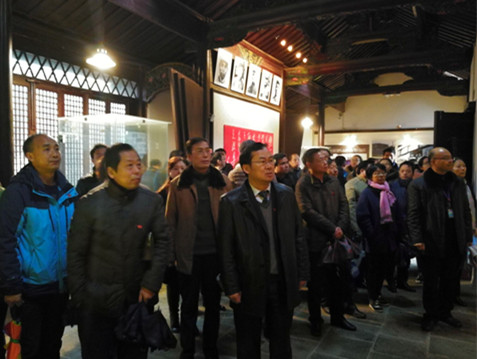 安徽365英国上市技师学院党委班子及全体党员赴瑶岗渡江战争总前委旧址纪念馆重温入党誓词