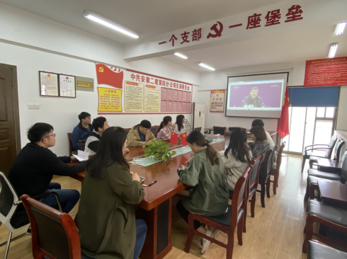 安徽二建四分公司团支部组织团员青年学习习近平总书记考察清华大学时的主要讲话精神