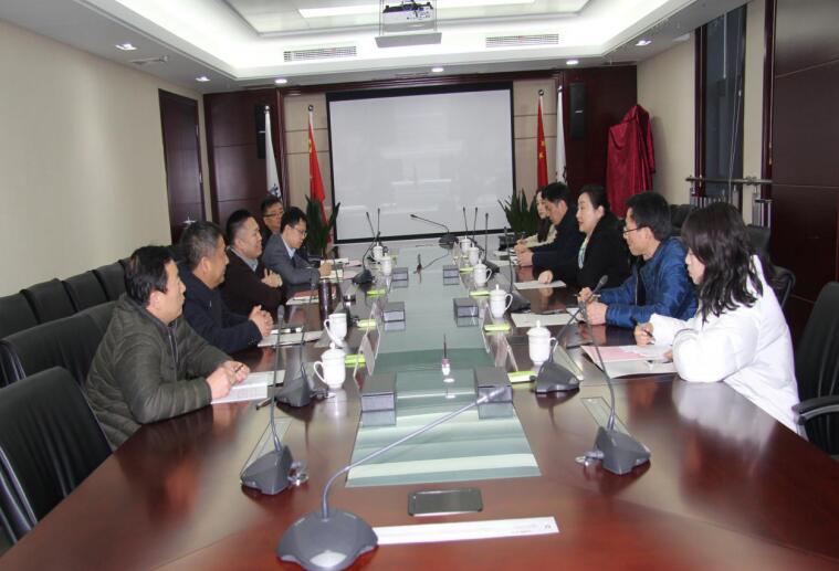 集团公司总执法照料申玉恩接待南七街道党工委书记闫露露一行
