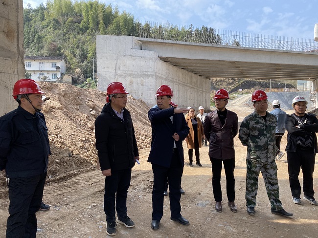祁门县委副书记、县长熊言松一行调研路桥集团祁门EPC项目复工复产事情