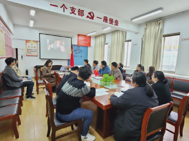 从党史中罗致精神情力