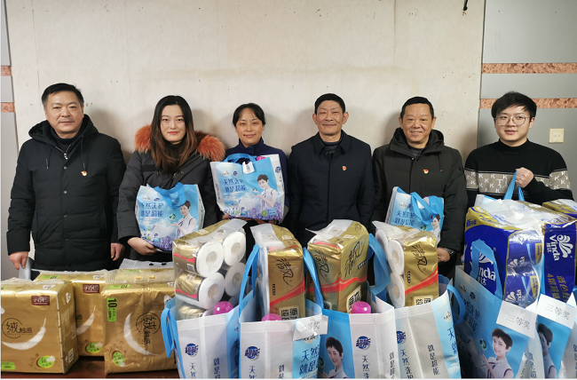 服务中心举行“庆元旦、迎新春”扑克牌“掼蛋”角逐