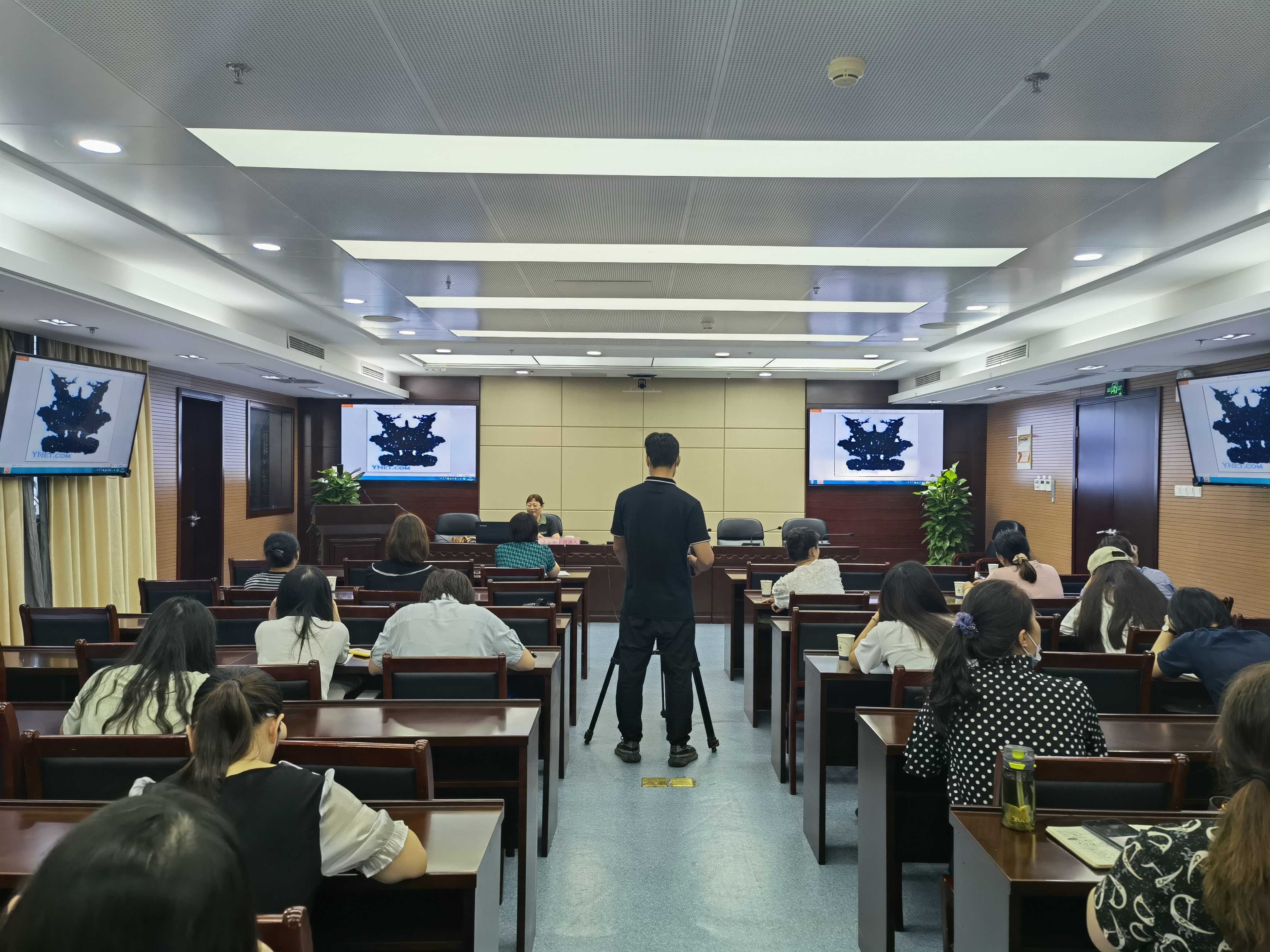 集团工会组织开展职工心理康健讲座
