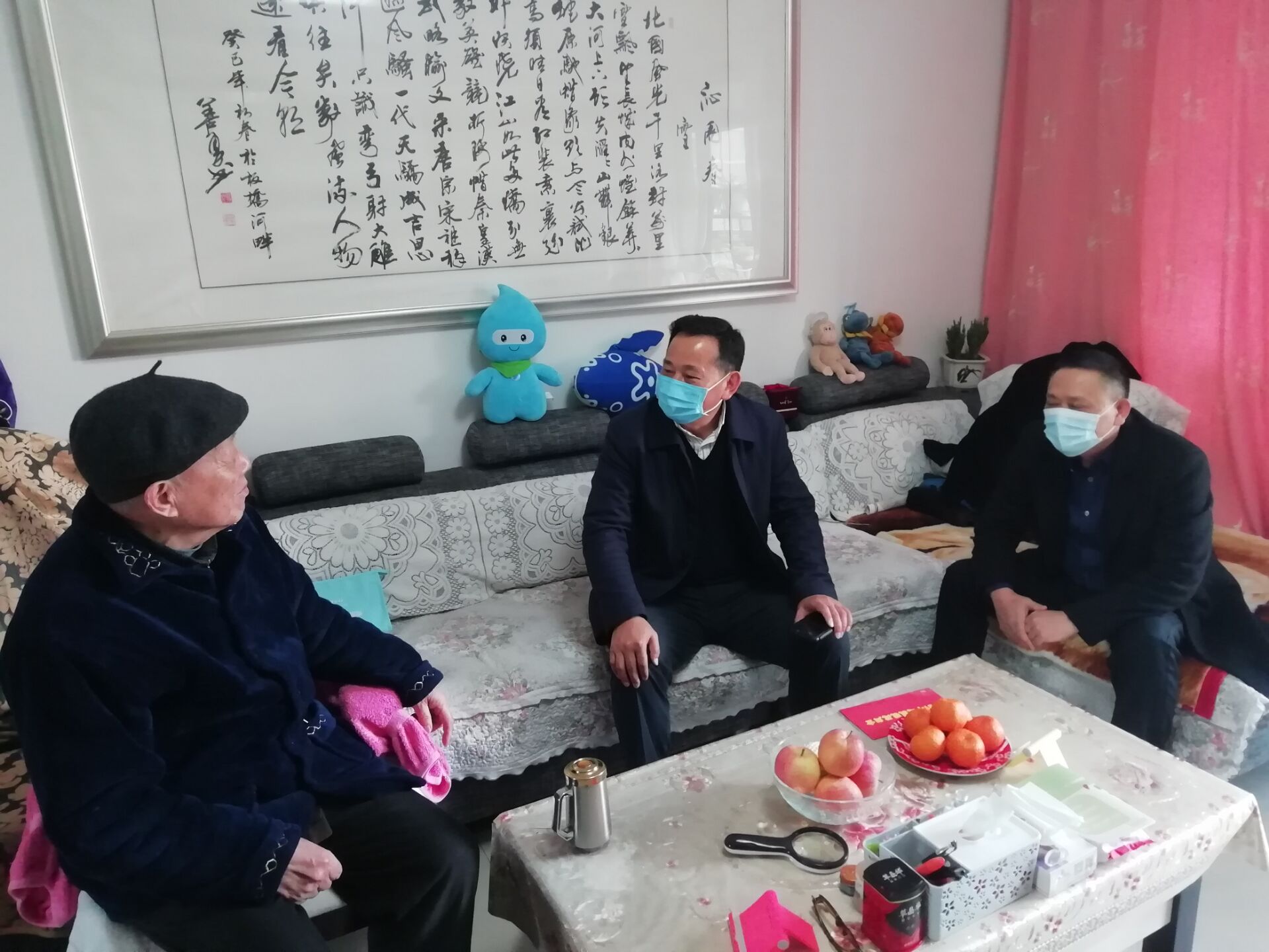 牛曙东登门慰问部分退休老同志
