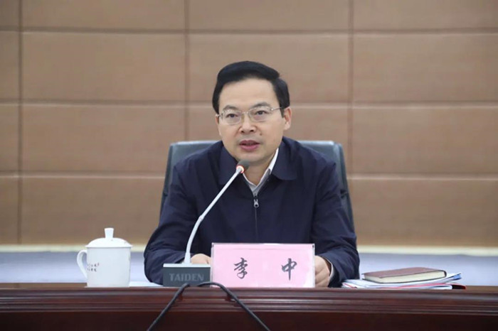 李中在省国资委党委理论学习中心组（扩大）学习会务虚会上强调 认真学习贯彻习近平总书记考察安徽主要讲话精神 高质量体例“十四五”生长妄想和国企刷新三年行动实验方案