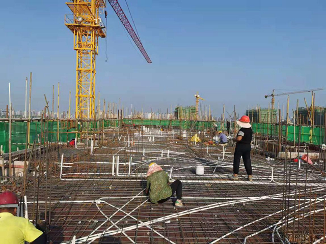 安徽一建劳动竞赛系列报道一：战高温 斗酷暑 保生产