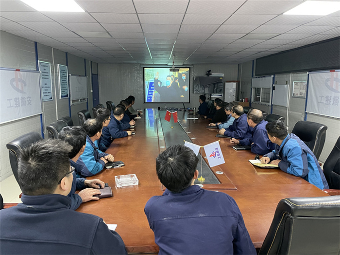 学模范 汲实力 安徽三建公司所属各单位、项目部纷纷组织党员干部职工收看《模范5》专题节目 