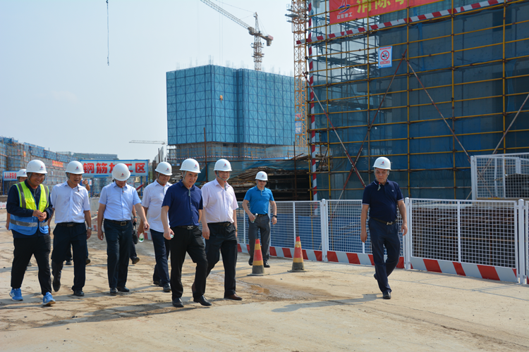 股份公司党委副书记、总司理许克顺一行赴安徽三建厦门区域市场调研