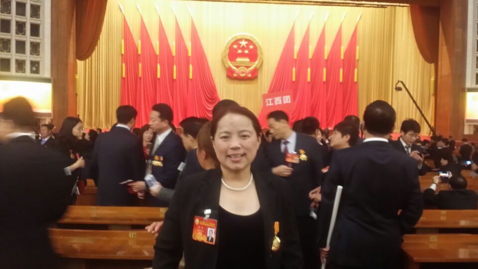 梅花香自苦寒来   汗水浇开幸；；；；；；